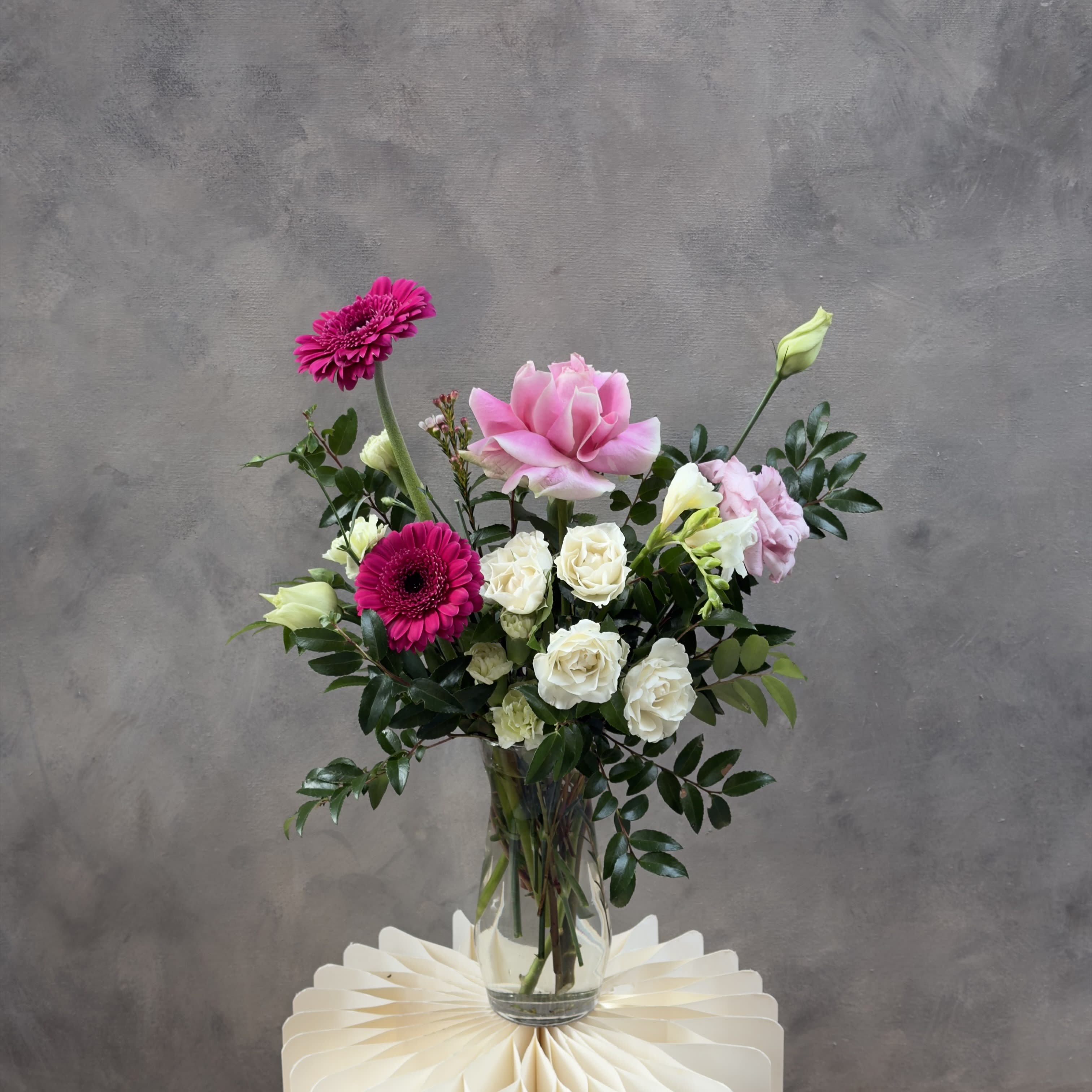 38灯 oldsea Vintage flower white② Classic Ivory – A Florist Original – white flower arrangement