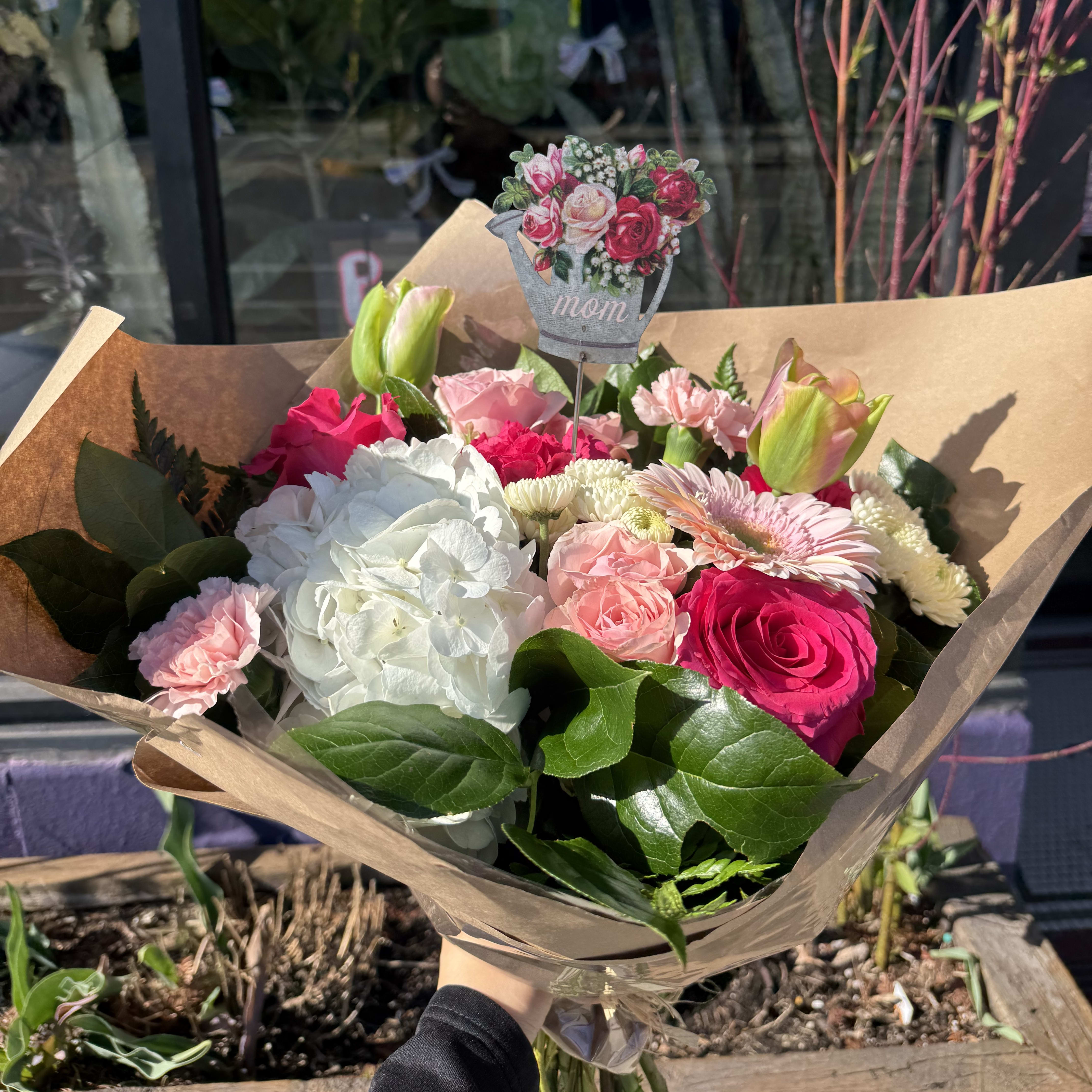 Florist 60609 | 60609 Flower Delivery by Niko's Flower Designs Florist