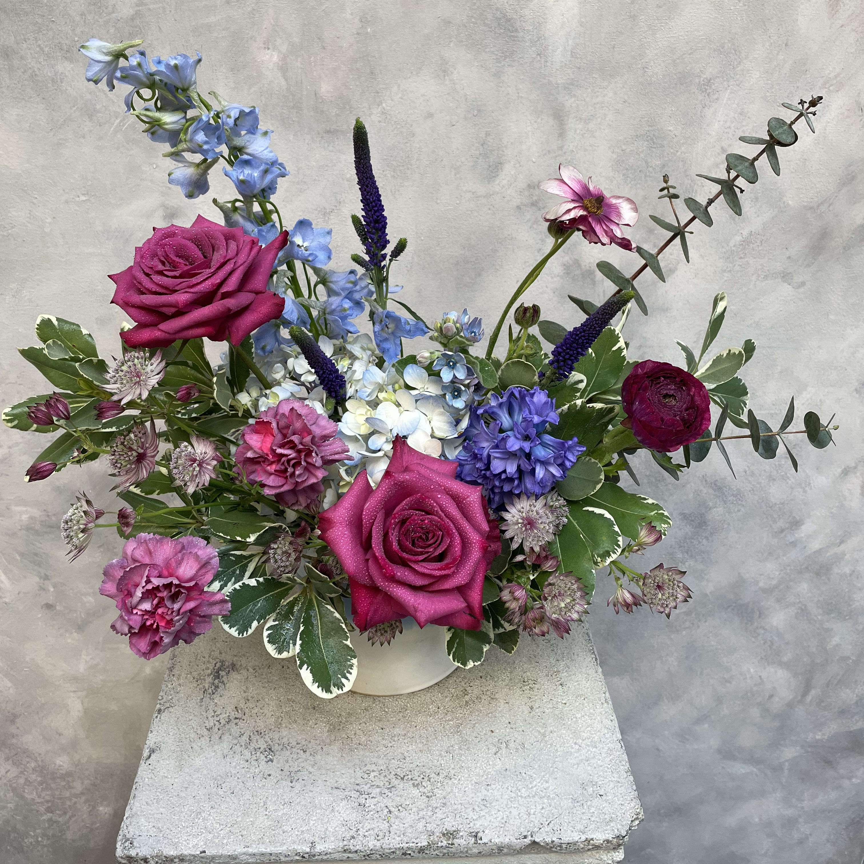 Florist V8W 9Z9 | V8W 9Z9 Flower Delivery by Poppies Floral Art