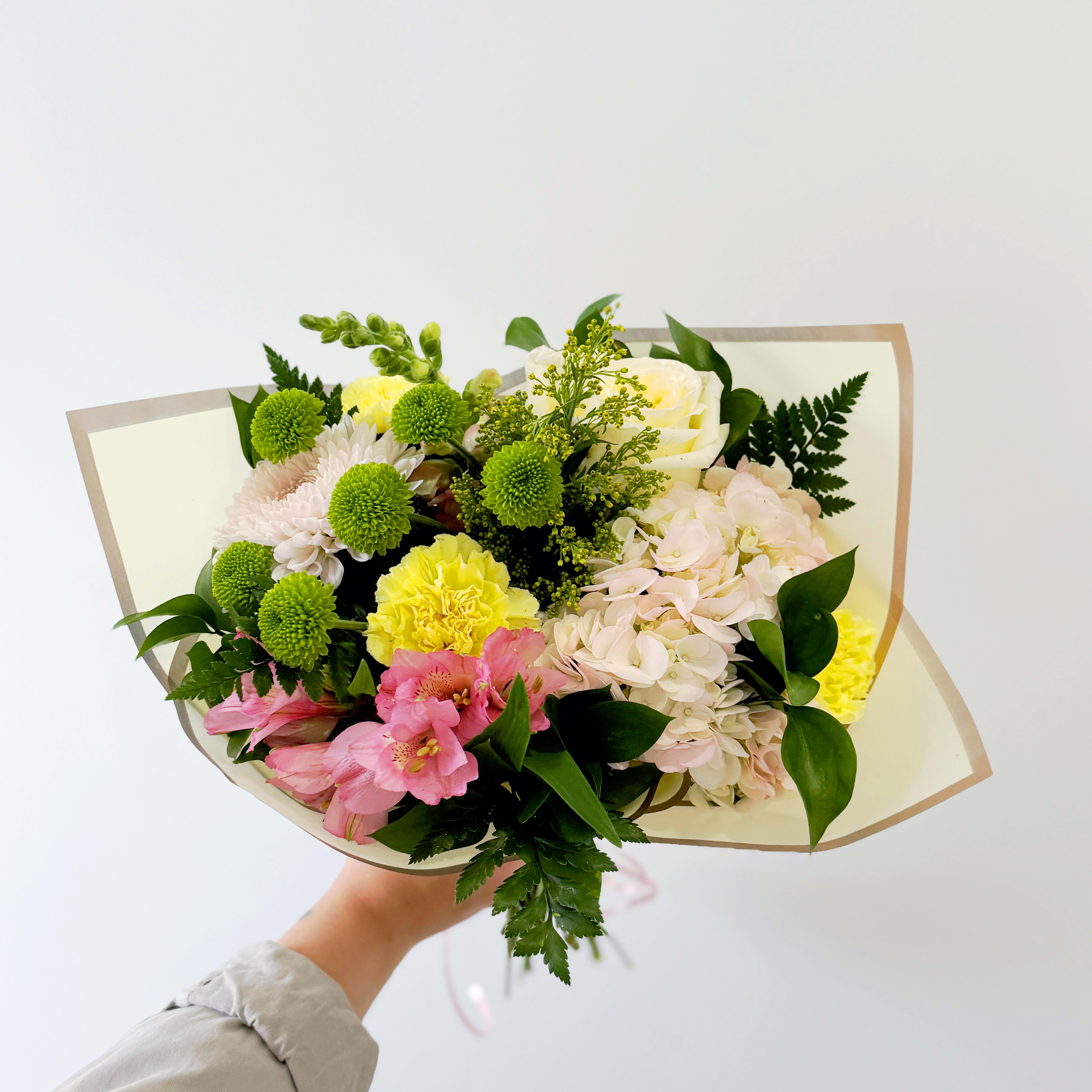 ローズページ Florist L1Z 0R7 | L1Z 0R7 Flower Delivery by Adrienne's Flower and