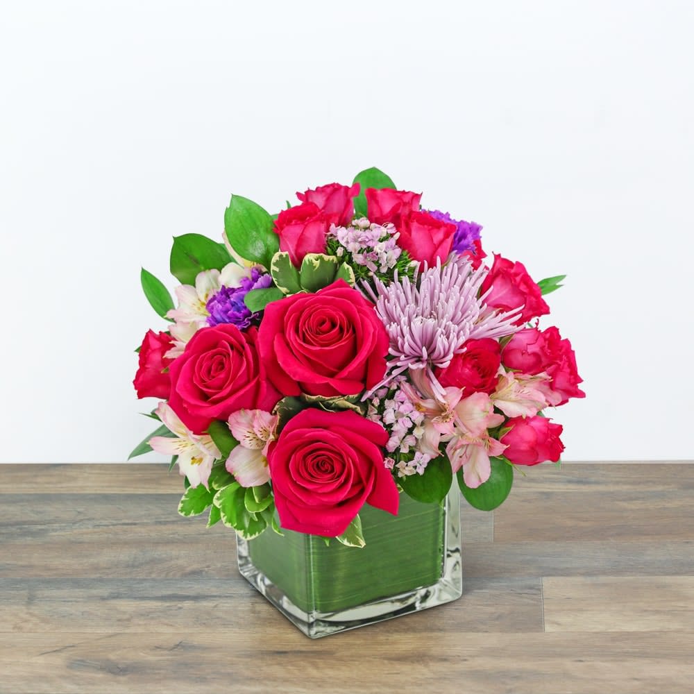 COSMOPOLITAN GLOW Flower Bouquet