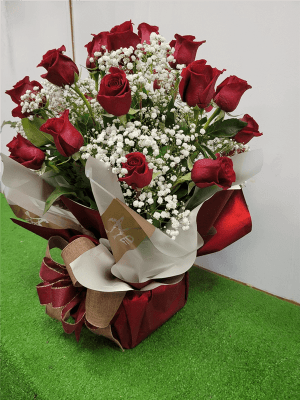 24 Premium Red Rose, Babies & 2 tone wrap Flower Bouquet