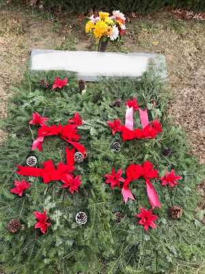 G & D Christmas Grave Decorations