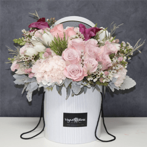 Nude colors in a box Flower Bouquet