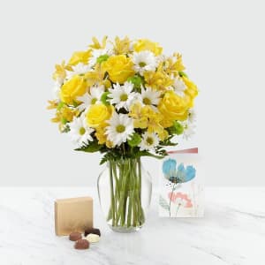 Sunny Sentiments™ Bouquet & Gift Set Flower Bouquet