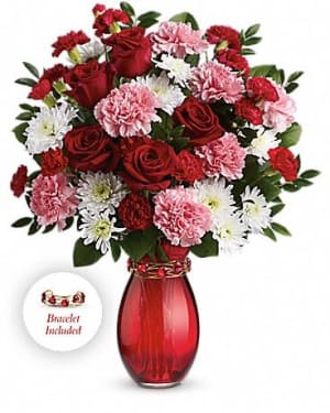 TELEFLORA'S SWEET EMBRACE Flower Bouquet