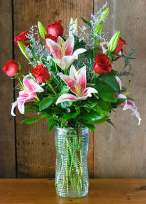 Judys Roses and Stargazers 9 JRAS9 Flower Bouquet