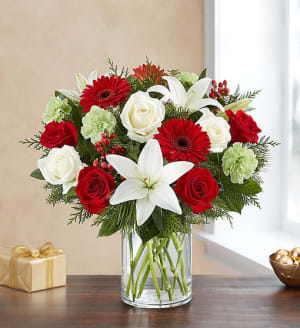  Garden of Grandeur™ Holiday Flower Bouquet