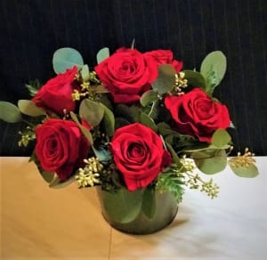 Classic Titanic - 6 Red roses - low vase Flower Bouquet