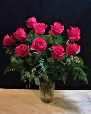 Titanic - Dark Pink Flower Bouquet