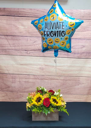 GT-2 Arreglo de girasoles, rosas, alstroemerias, spray roses y solidago con globo Flower Bouquet