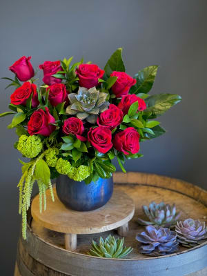 Classic Dozen Roses  Flower Bouquet