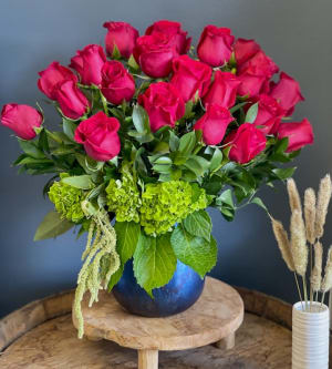 Classic Dozen Roses