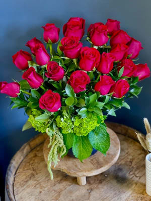 Classic Dozen Roses Flower Bouquet