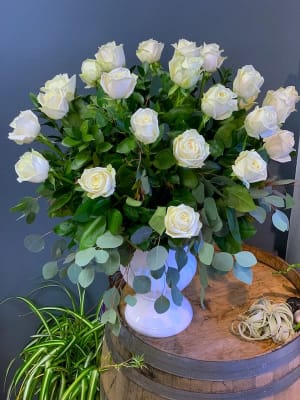 REGAL ROSES Flower Bouquet