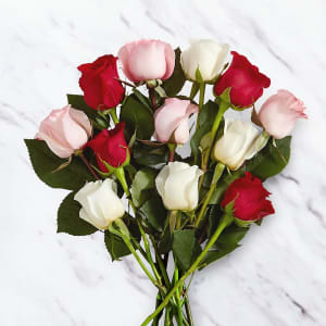 One Dozen Sweetheart Roses with Vase Flower Bouquet