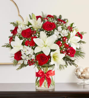 Fields of Europe® Christmas LUXE Flower Bouquet