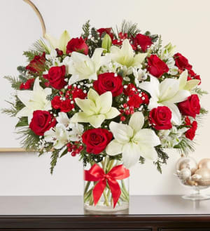 Fields of Europe® Christmas LUXE Flower Bouquet