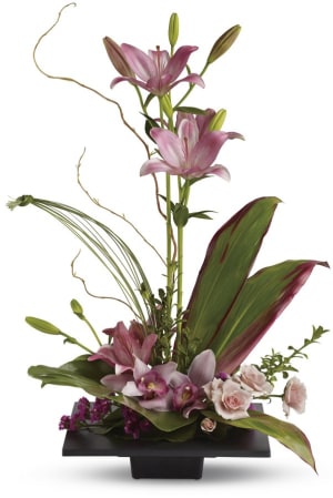 Pink Lily Vased Arrangement
 Flower Bouquet