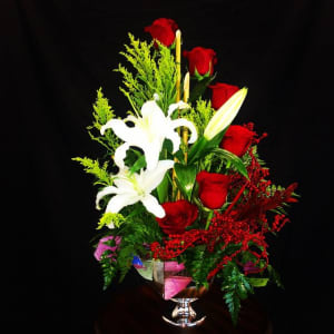 Elegant Red & White Floral Design ! Flower Bouquet