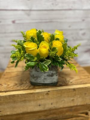 Modern Love Roses in Cube Vase Flower Bouquet