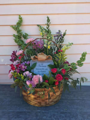 Memory Treasure Sympathy Lighted Glass Block Flower Arrangement Memory Treasure Sympathy Lighted Glass Block Flower Bouquet