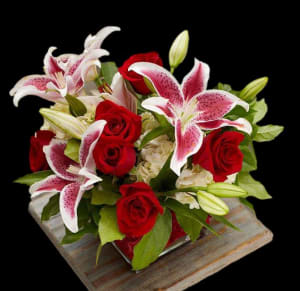 Daylily's Stargazer and Rose Design Flower Bouquet