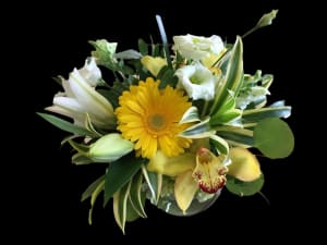 Festive Yellow Design Daylily Flower Bouquet