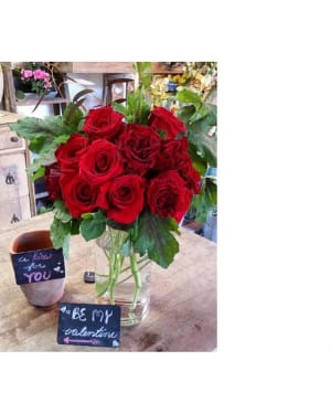 Red Rose Classique Flower Bouquet