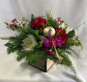 Merry & Bright Flower Arrangement Merry & Bright Flower Bouquet