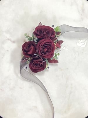 Prom - Red & Black Flower Arrangement Prom - Red & Black Flower Bouquet
