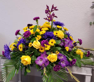 The Norseman Casket Spray Flower Bouquet