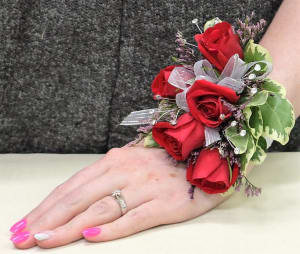 Regal Rose Corsage/Boutonniere Flower Bouquet