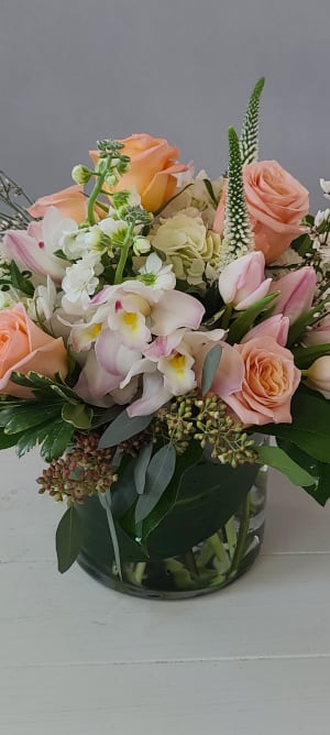 Peaches and Creams Flower Bouquet