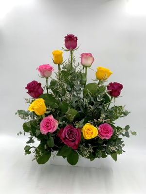 High Style Dozen Roses Flower Bouquet