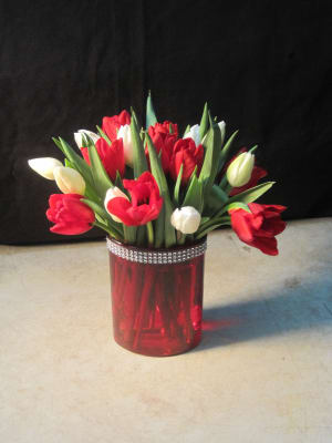 VALENTINE  TULIPS Flower Arrangement VALENTINE  TULIPS Flower Bouquet