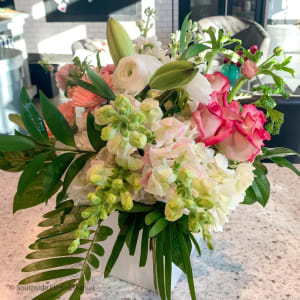 Signature Style, Pastel, Luxurious Arrangement Flower Bouquet