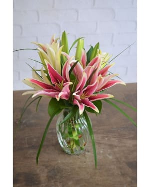 Lily Daydreams Flower Bouquet