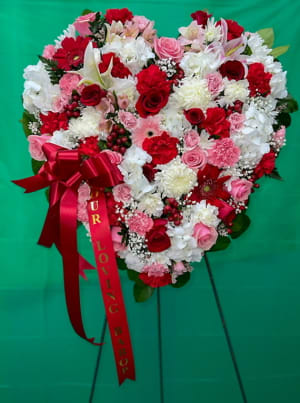 Lindas Heart Tribute Flower Bouquet