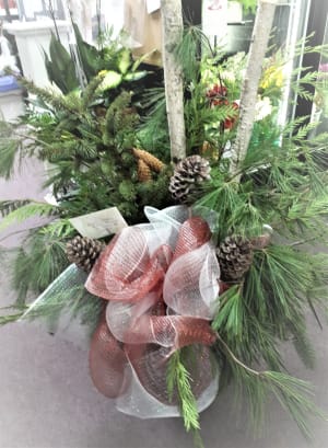 Outdoor Holiday Planter Flower Bouquet