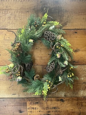 Decorated Christmas Wreath Flower Bouquet