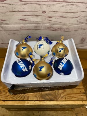 "HEY THERE, SPORTS FANS!" ORNAMENT SETS - Large SIZE Flower Bouquet