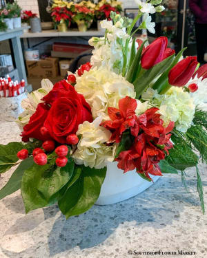 Holiday Centerpiece Flower Bouquet