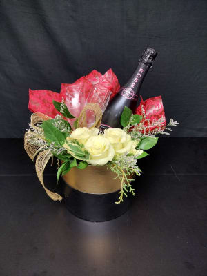 BELAIRE ROZAY GIFT BOX Flower Bouquet