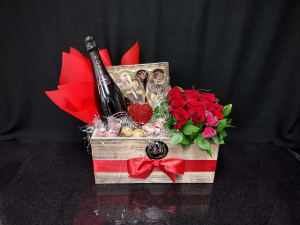 VALENTINES DAY BELAIRE BOX Flower Bouquet