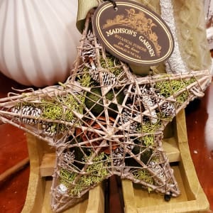 Madison's Garden Aspen Star, Christmas Potpourri Flower Bouquet