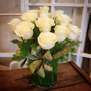 Dozen White Roses, Leaf Compact Cylinder Flower Bouquet