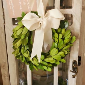 Small Boxwood Wreath, Preserved Flower Bouquet