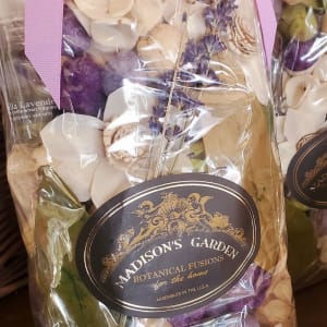 Madison's Garden Botanical Fusions 14oz Lavender Potpourri Flower Bouquet