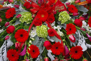 Blanket in Reds Flower Bouquet